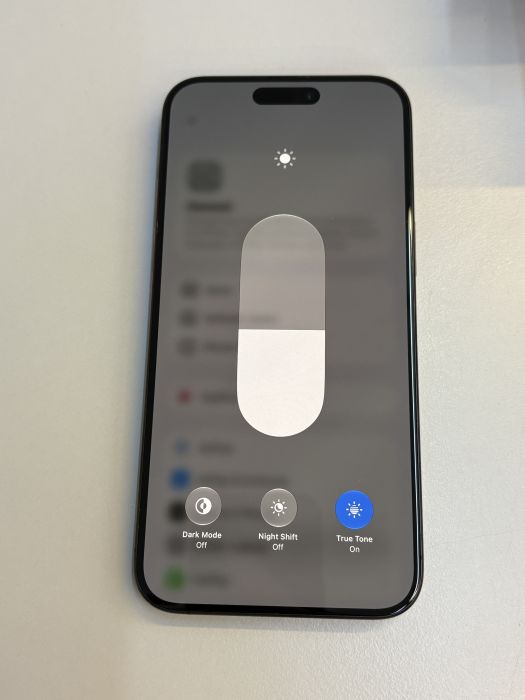 iPhone 15 Pro Max · 6/9