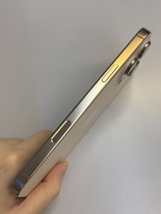 iPhone 16 Pro Max · 3/9