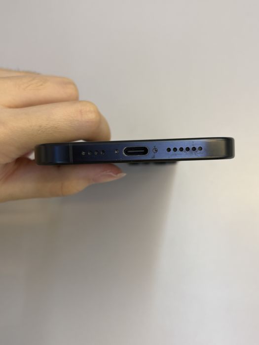 iPhone 16 Pro Max · 4/9