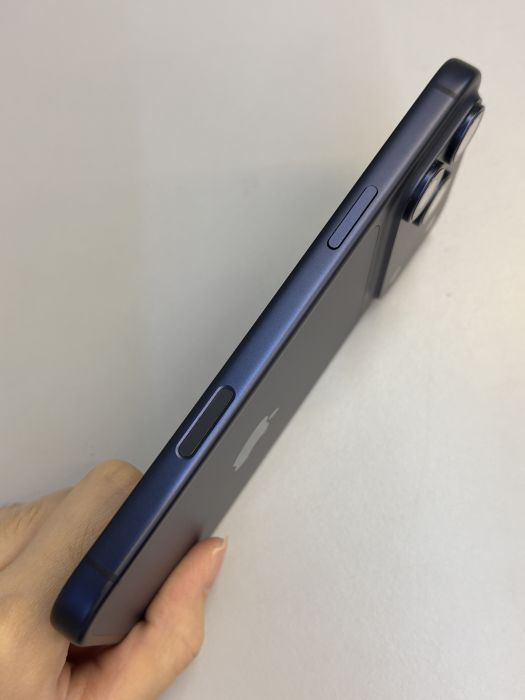 iPhone 17 Pro Max · 3/9