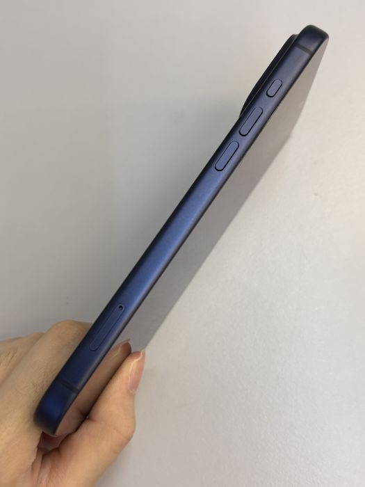 iPhone 17 Pro Max · 2/9