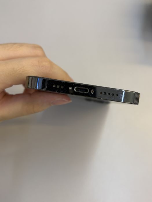 iPhone 12 Pro · 4/9