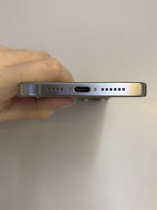 iPhone 15 Pro Max · 4/9