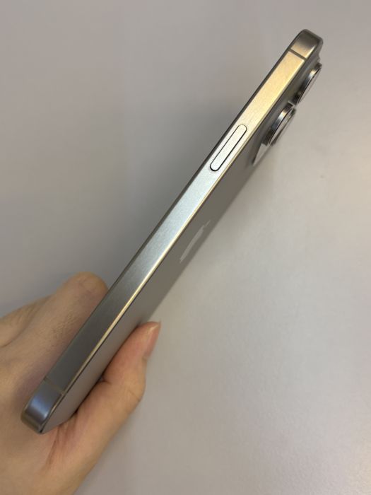 iPhone 15 Pro Max · 3/9
