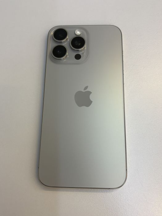 iPhone 15 Pro Max · 1/9