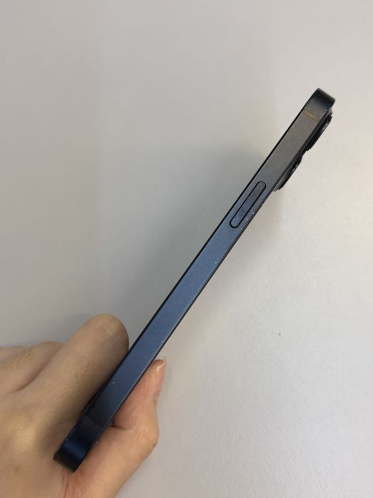 iPhone 13 · 3/9