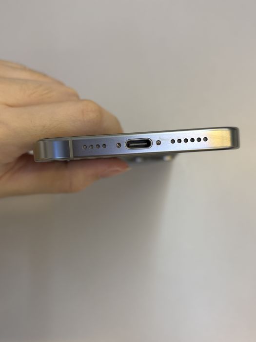 iPhone 16 Pro Max · 4/9