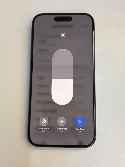 iPhone 15 Pro · 6/9
