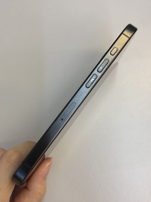 iPhone 15 Pro · 2/9