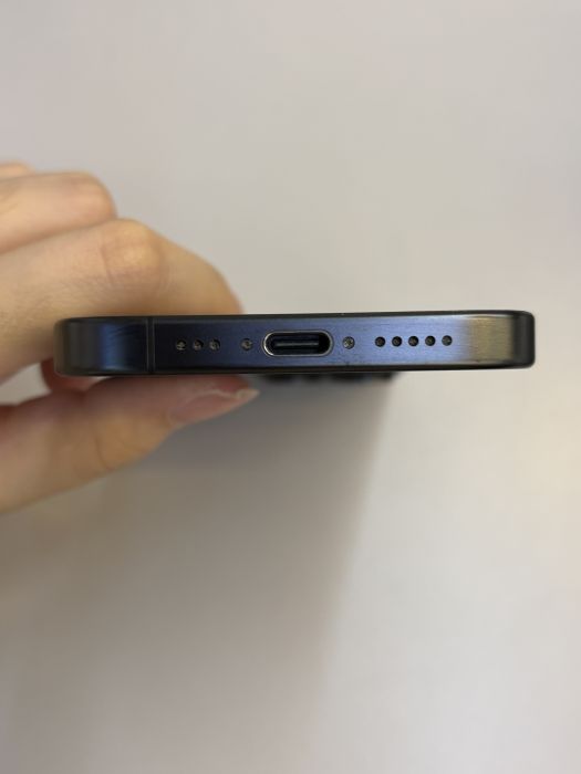 iPhone 15 Pro · 4/9
