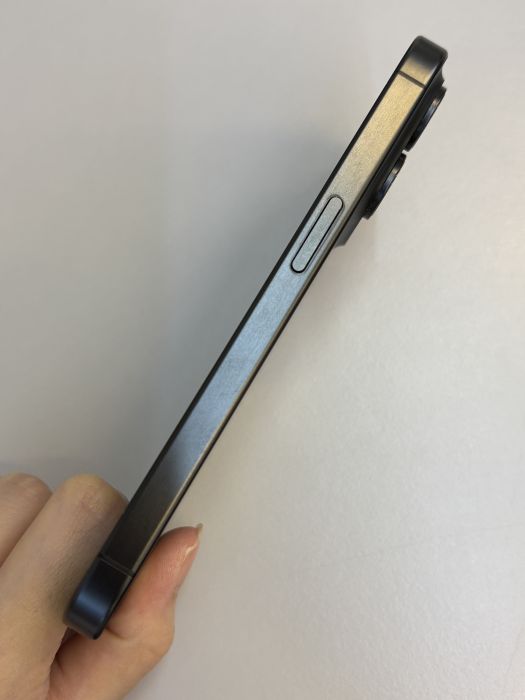 iPhone 15 Pro · 3/9
