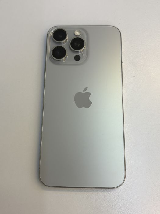 iPhone 15 Pro Max · 1/9