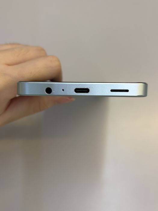 Samsung Galaxy A06 5G · 4/7