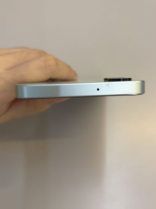Samsung Galaxy A06 5G · 5/7
