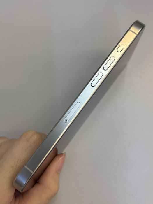 iPhone 15 Pro · 2/9