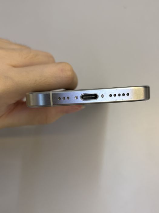 iPhone 15 Pro · 4/9