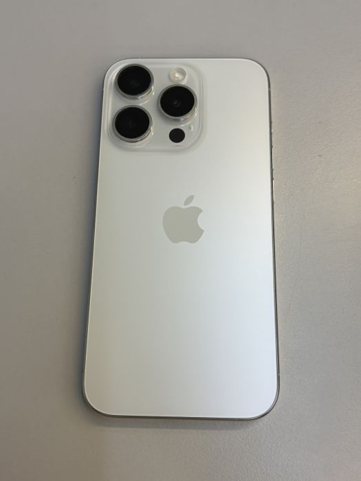 iPhone 15 Pro · 1/9