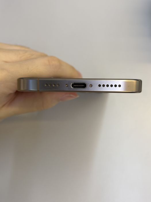 iPhone 16 Pro Max · 4/9