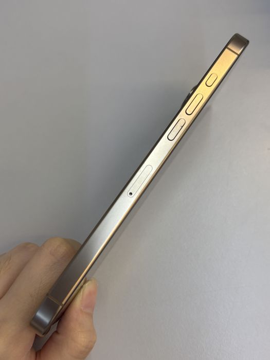 iPhone 16 Pro Max · 2/9