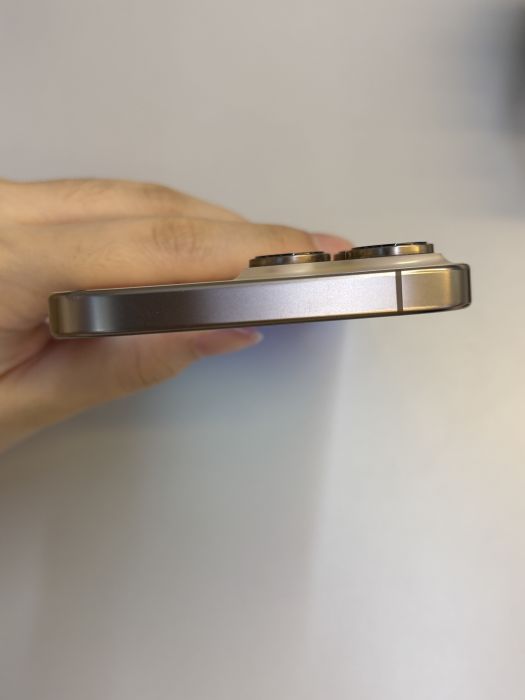 iPhone 16 Pro Max · 5/9