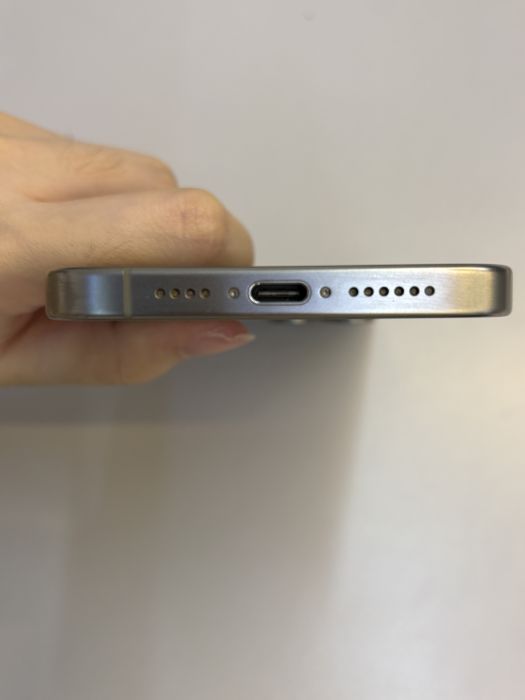 iPhone 15 Pro Max · 4/9