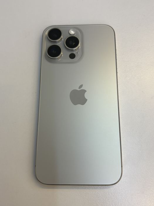 iPhone 15 Pro Max · 1/9