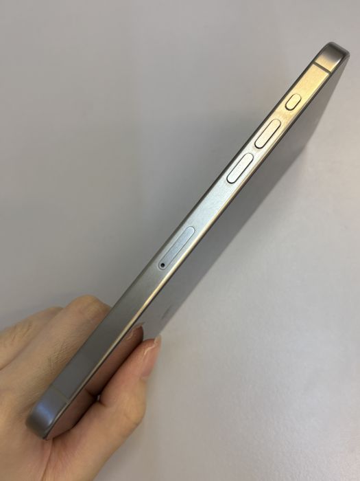 iPhone 15 Pro Max · 2/9