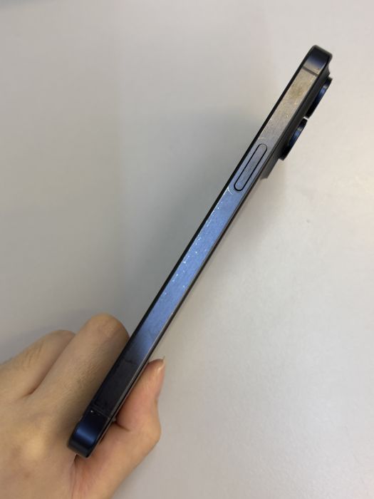 iPhone 15 Pro Max · 3/9