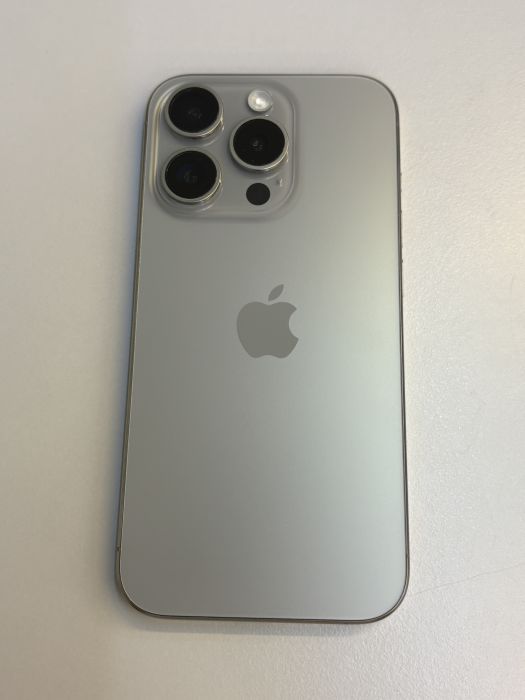 iPhone 15 Pro · 1/9