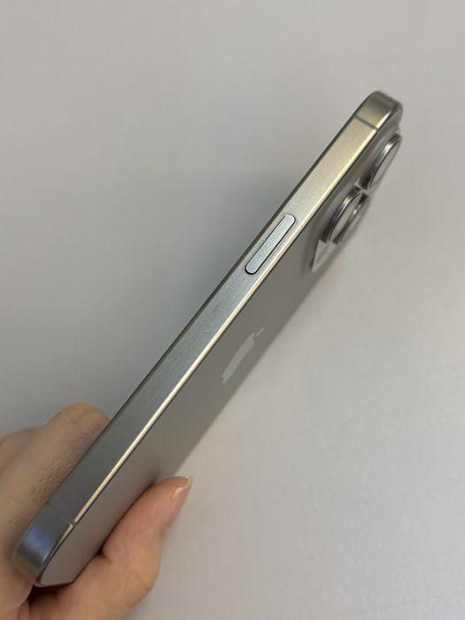 iPhone 15 Pro · 3/9