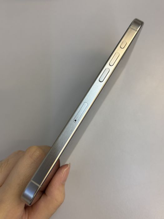 iPhone 15 Pro Max · 2/9