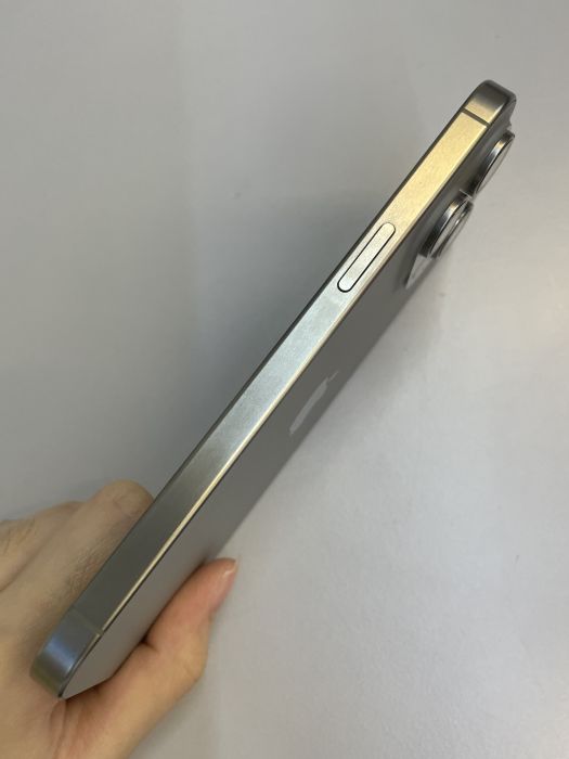 iPhone 15 Pro Max · 3/9