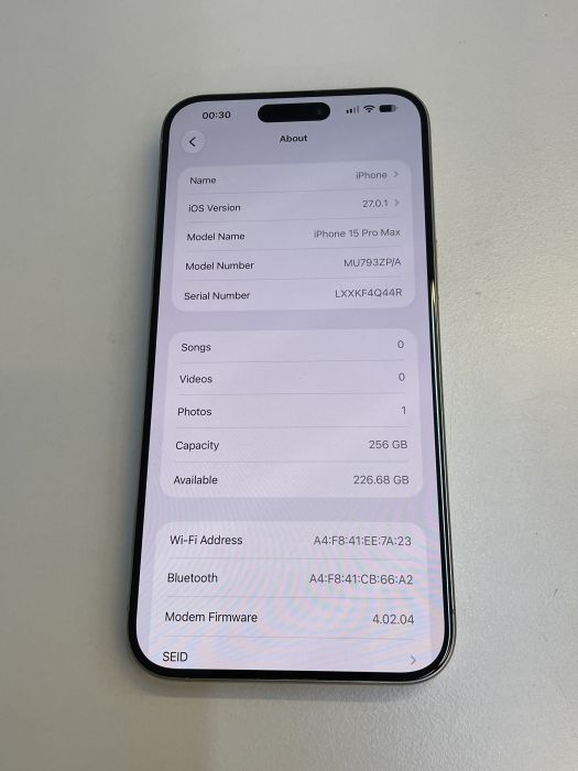 iPhone 15 Pro Max · 8/9