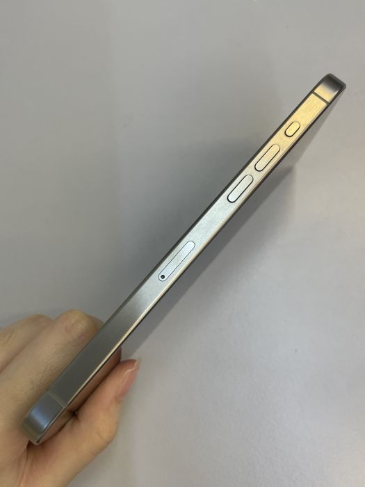 iPhone 15 Pro Max · 2/9