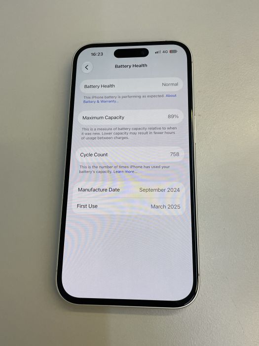 iPhone 16 · 8/9
