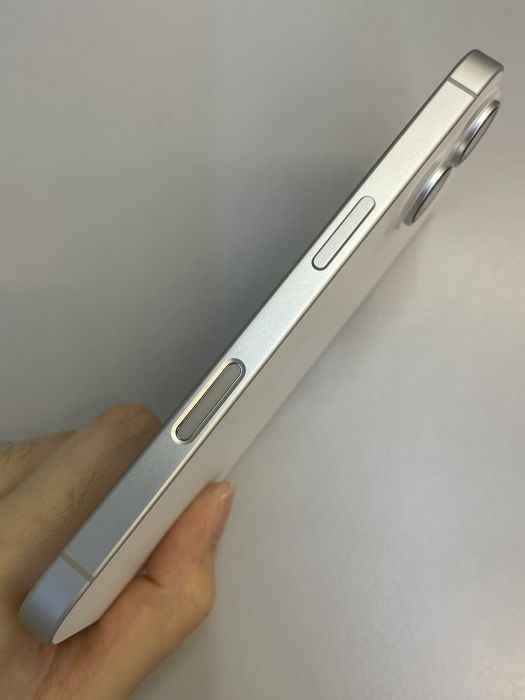 iPhone 16 · 3/9