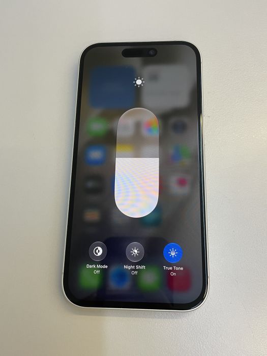iPhone 16 · 6/9