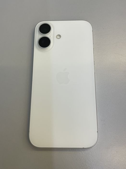 iPhone 16 · 1/9