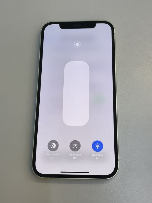 iPhone 12 · 8/9