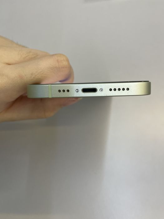 iPhone 12 · 4/9