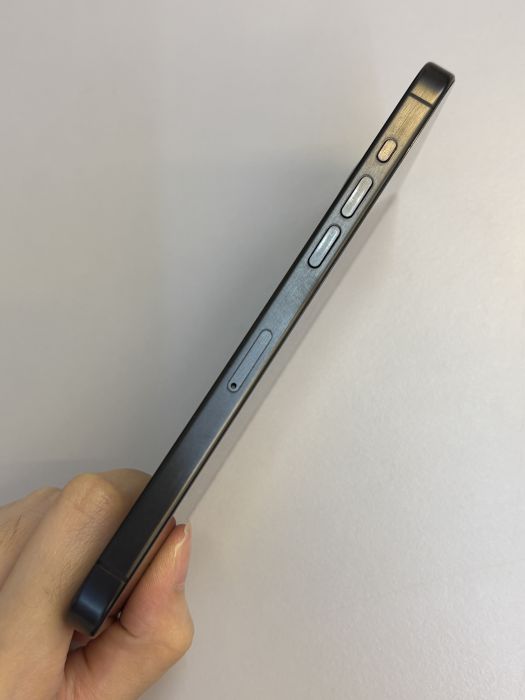 iPhone 15 Pro Max · 2/9