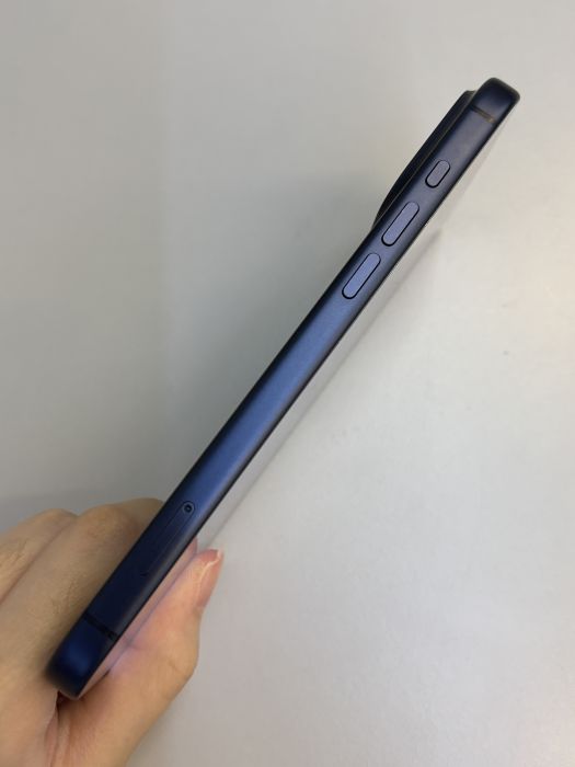 iPhone 17 Pro Max · 2/9