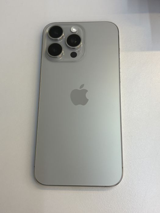 iPhone 15 Pro Max