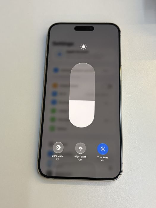 iPhone 15 Pro Max · 6/9