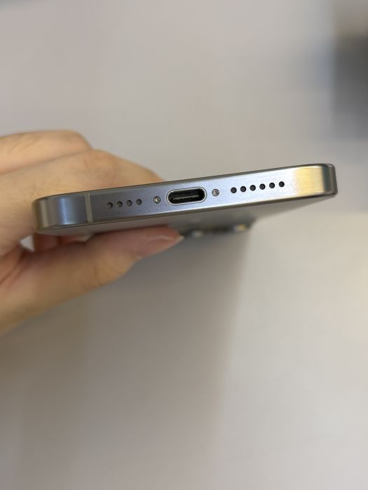 iPhone 15 Pro Max · 4/9