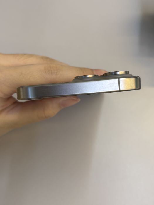 iPhone 15 Pro Max · 5/9