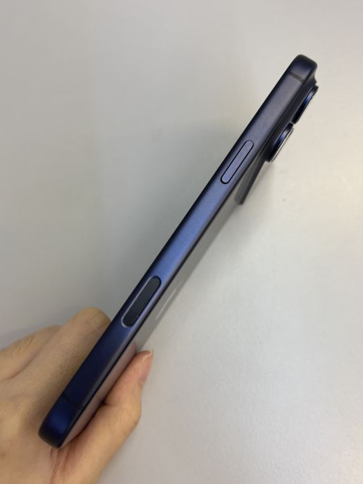 iPhone 17 Pro Max · 3/9