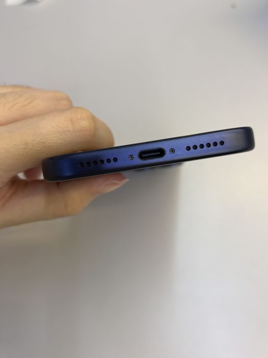 iPhone 17 Pro Max · 4/9