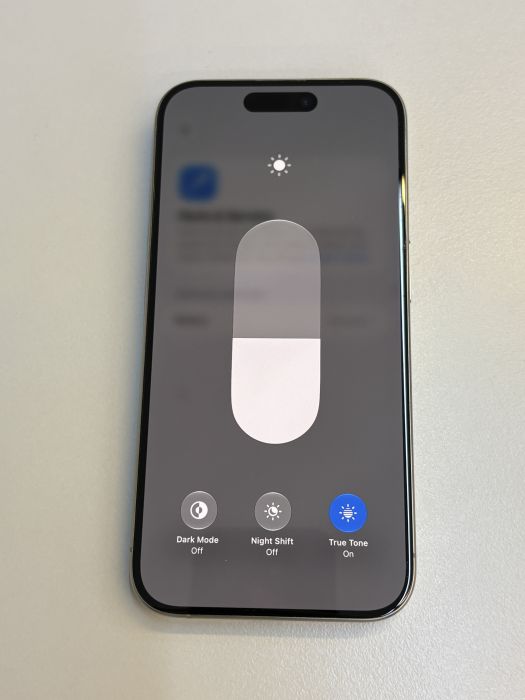 iPhone 15 Pro · 6/10