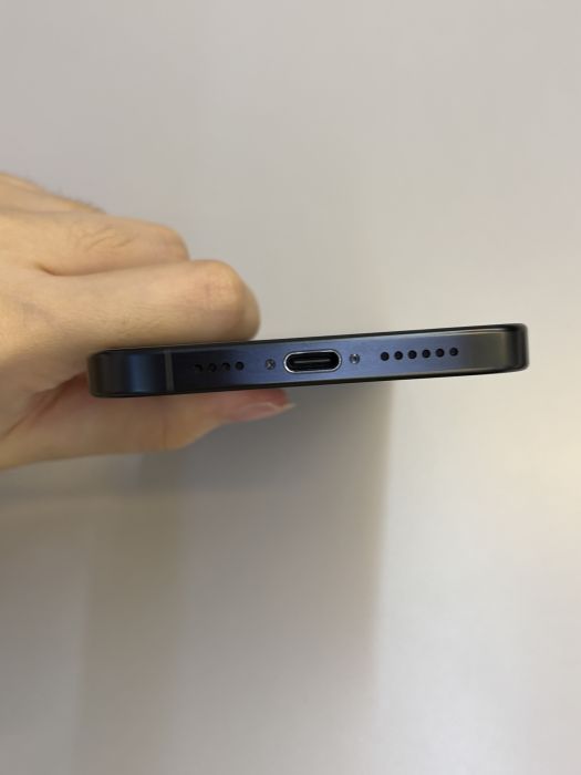 iPhone 16 Pro Max · 4/9